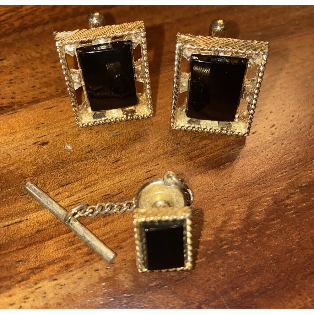Cufflinks Gold tone black Center Very Nice Classic Men's Jewelry